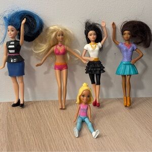 ☘️ BOGO FREE ☘️ 5 small Barbie figures McDonald's